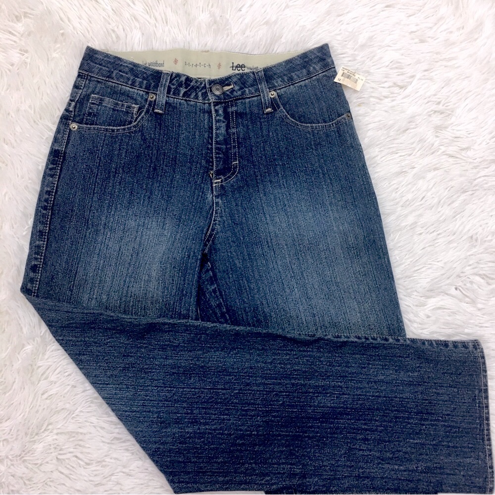 NWT. Lee Comfort Jeans Stretch Waistband. Size 12